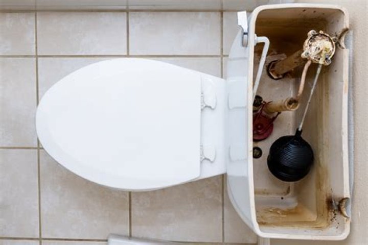 Can a leaking toilet cause high water bill