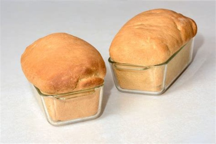 Can u bake bread in a glass pan