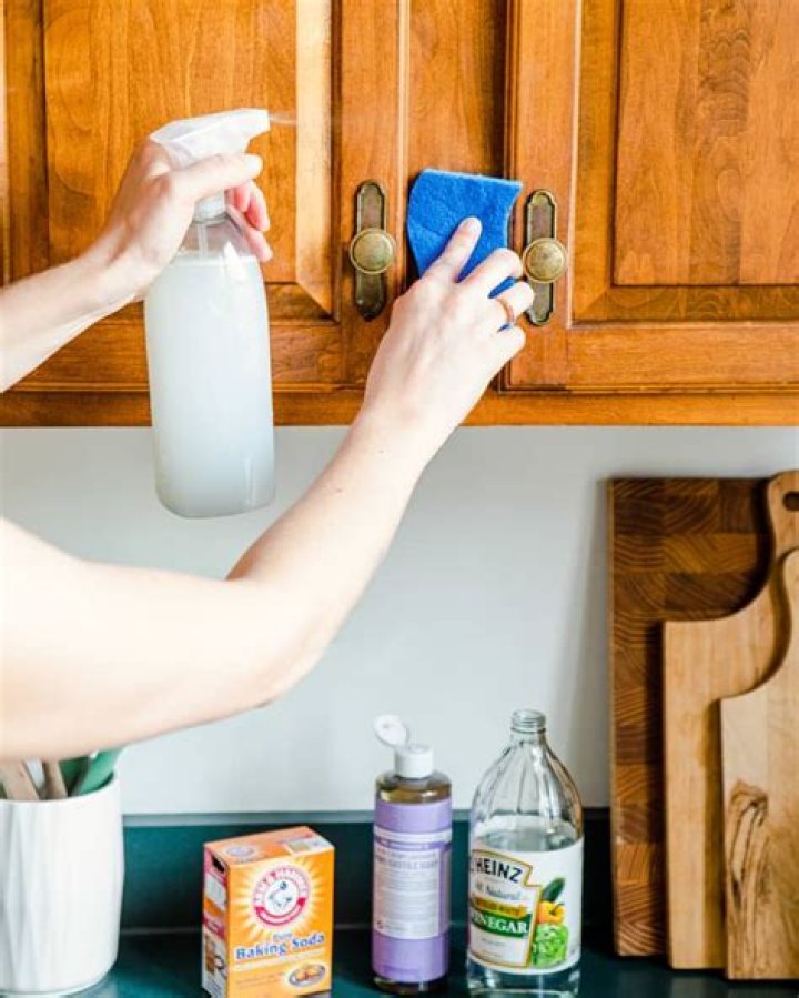 Can you mix Castile soap with vinegar