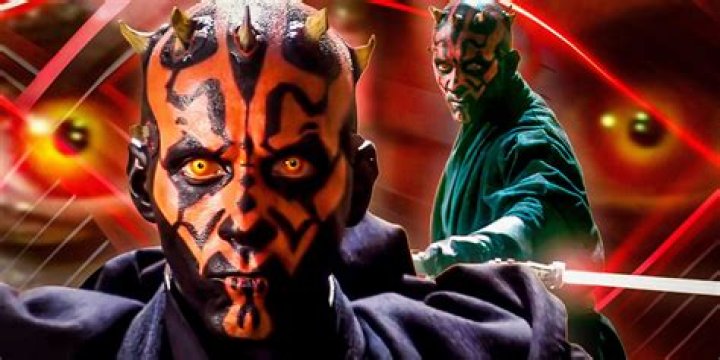 Does Darth Maul lightsaber come apart