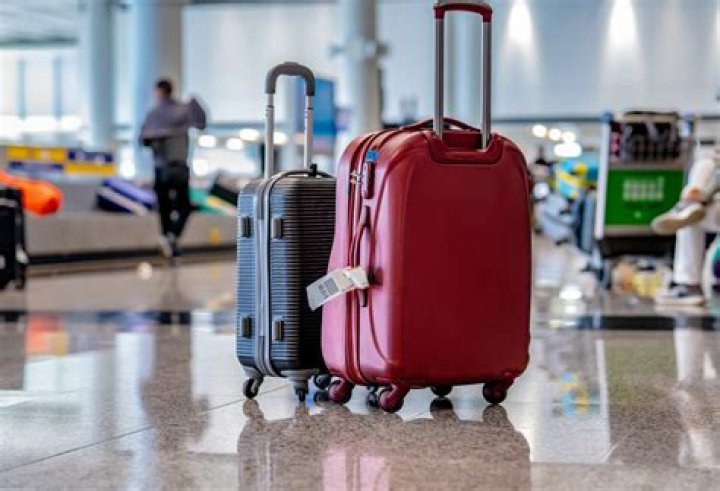 Does scoot have free checked in luggage