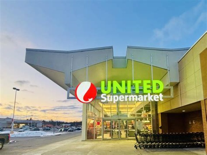 Does United Supermarket take checks