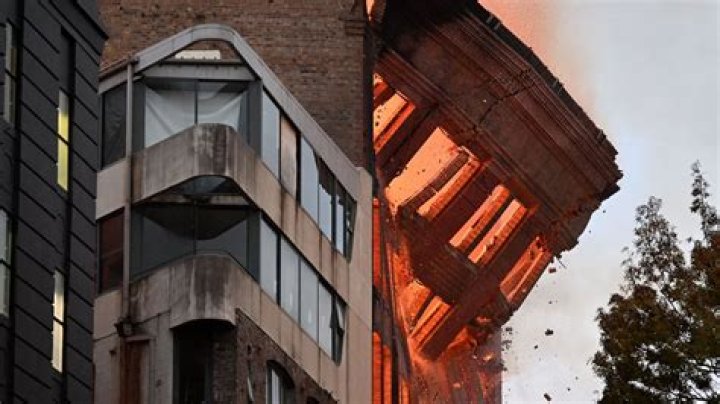 Has a building ever collapsed from fire