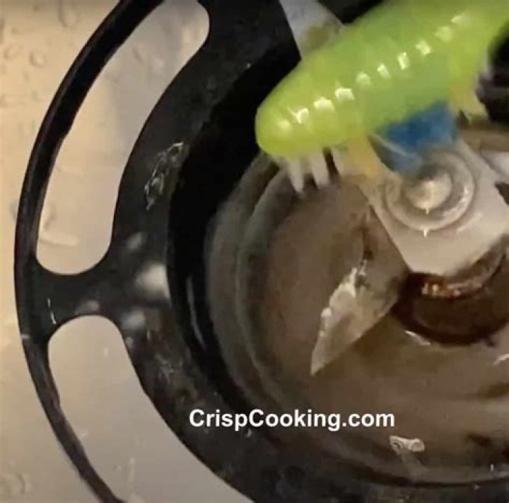 How do you clean an Oster 1.5 deep fryer