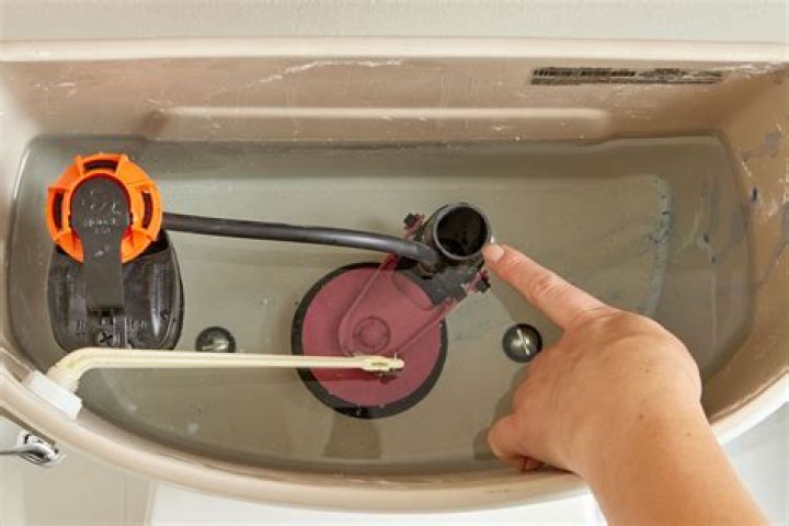 How do you fix a toilet tank thats empty
