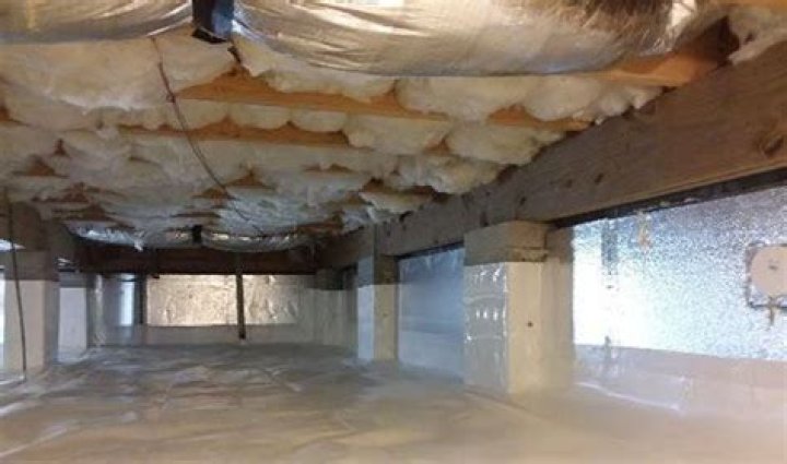 How do you insulate under a bathtub