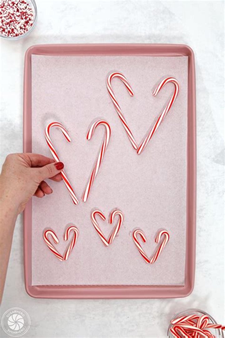 How do you melt candy canes in hearts