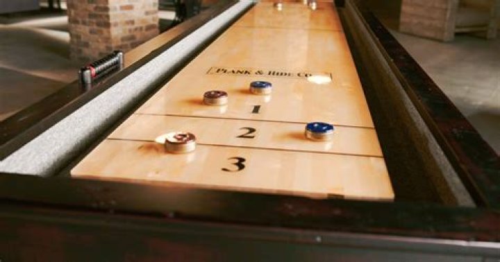 How do you score table shuffleboard