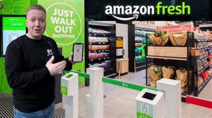 How does the Amazon store work