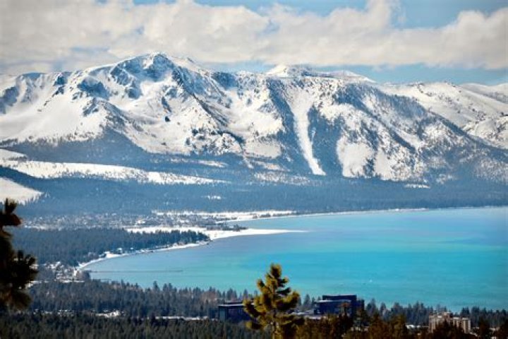 How high are the mountains in Lake Tahoe