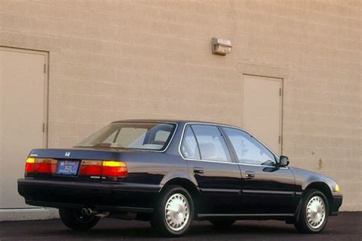 How long is a 1990 Honda Accord