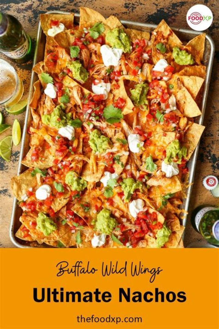 How many calories are in Buffalo Wild Wings ultimate nachos