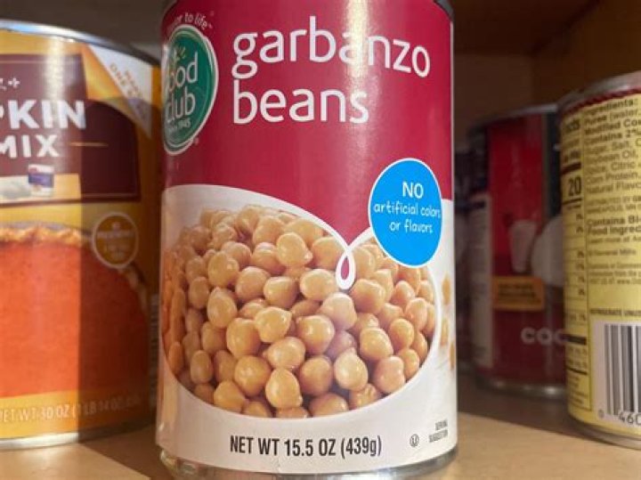 How many calories are in cooked garbanzo beans
