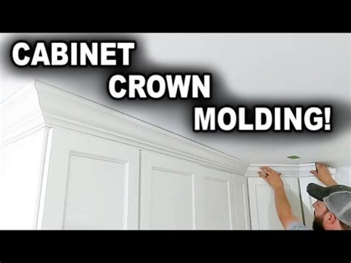 How much does crown molding installation cost per foot
