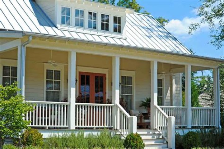 How much does it cost to build a wrap around porch