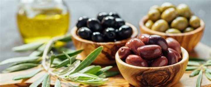 What are the healthiest olives to eat