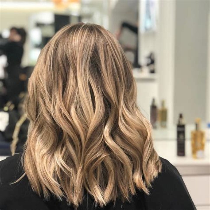 What is a blowout in hair