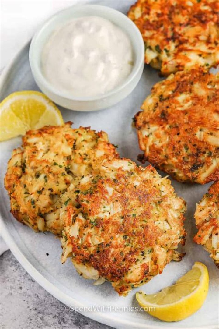 What is the best oil to fry crab cakes in