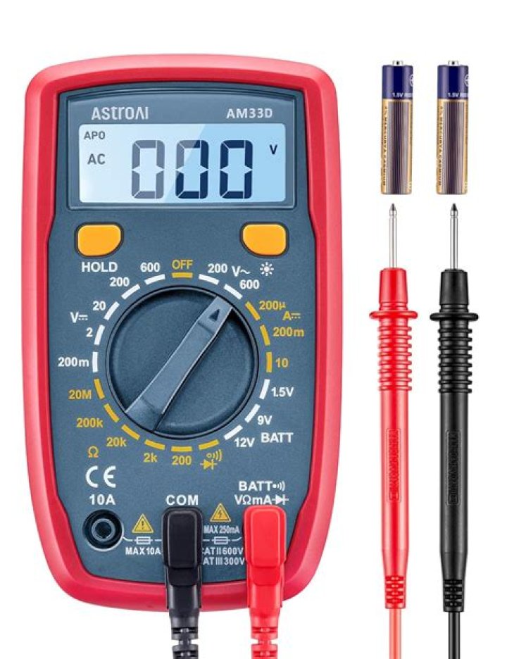 What is the purpose of a bar graph on a digital multimeter