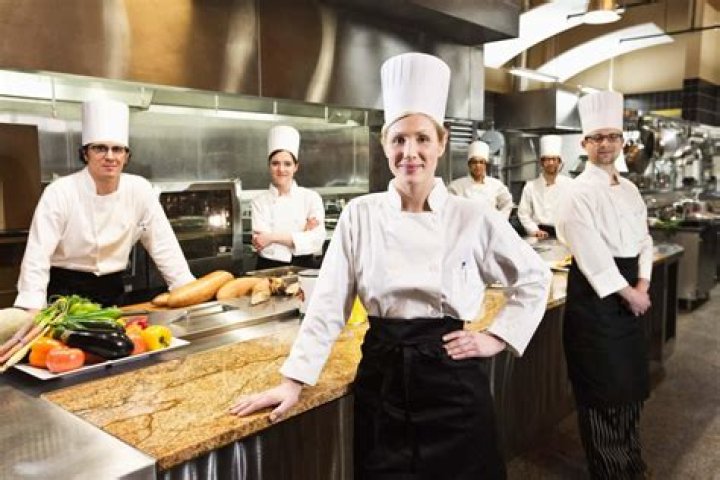Why do chefs wear chef whites